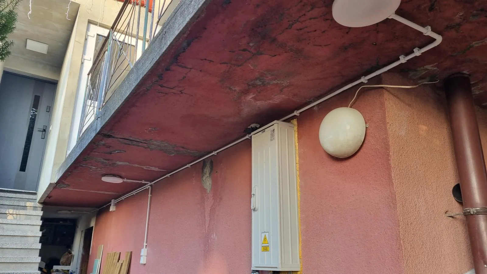 Osprzęt i oświetlenie — realizacja firmy Elektryk Lewandowski