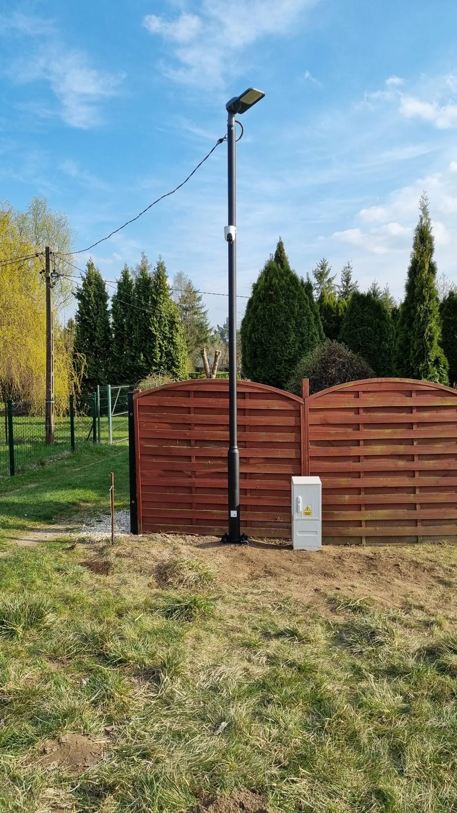 Osprzęt i oświetlenie — realizacja firmy Elektryk Lewandowski